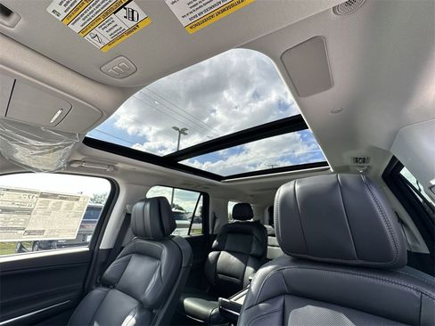 New 2025 Lincoln Navigator Reserve image 37