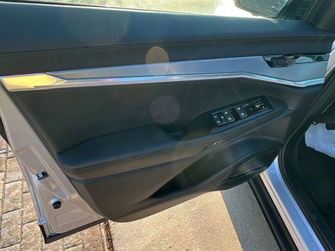 Used 2024 Jeep Wagoneer Launch Edition w/ Trailer Tow Group image 14