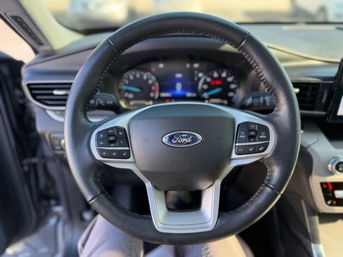 Used 2022 Ford Explorer XLT w/ Equipment Group 202A image 14