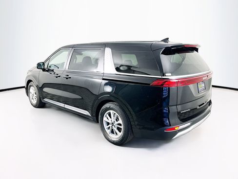 Used 2024 Kia Carnival LX image 5