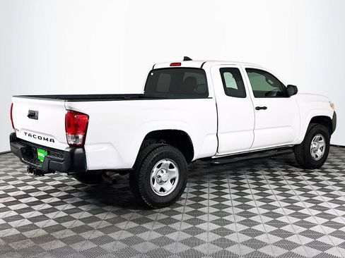 Used 2017 Toyota Tacoma SR image 10