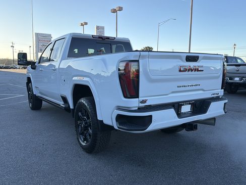 Used 2024 GMC Sierra 2500 AT4 w/ AT4 Premium Plus Package image 7