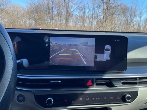 Used 2025 Kia Sorento S image 13