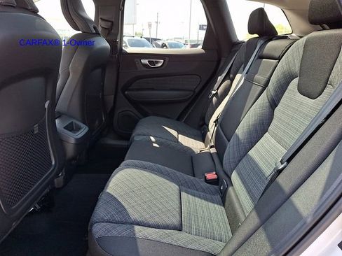 Certified 2023 Volvo XC60 B5 Core AWD/4WD image 11