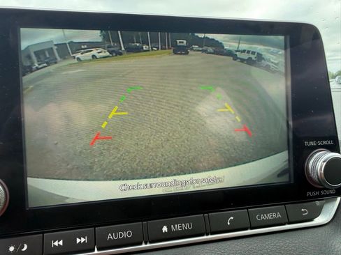 Used 2022 Nissan Sentra SR FWD image 15