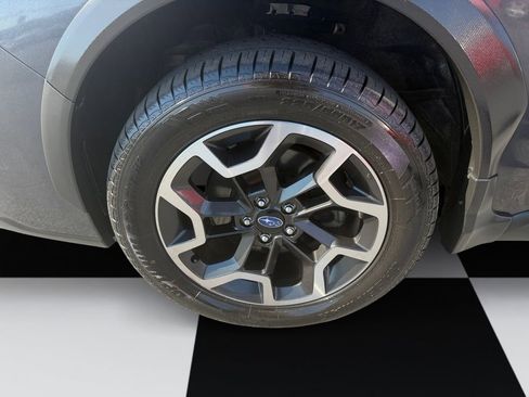 Used 2017 Subaru Crosstrek 2.0i Premium image 14