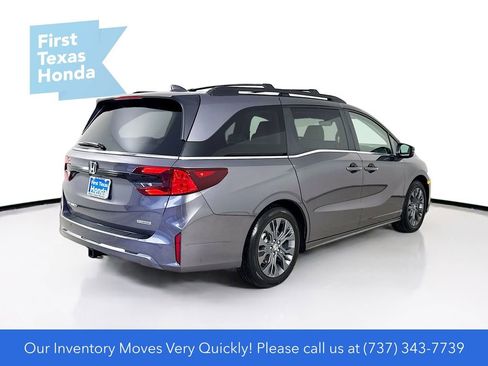 New 2026 Honda Odyssey Touring image 8
