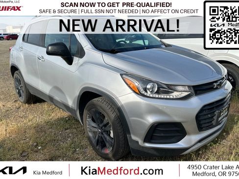Used 2018 Chevrolet Trax LT w/ Sun & Sound Package AWD/4WD image 1