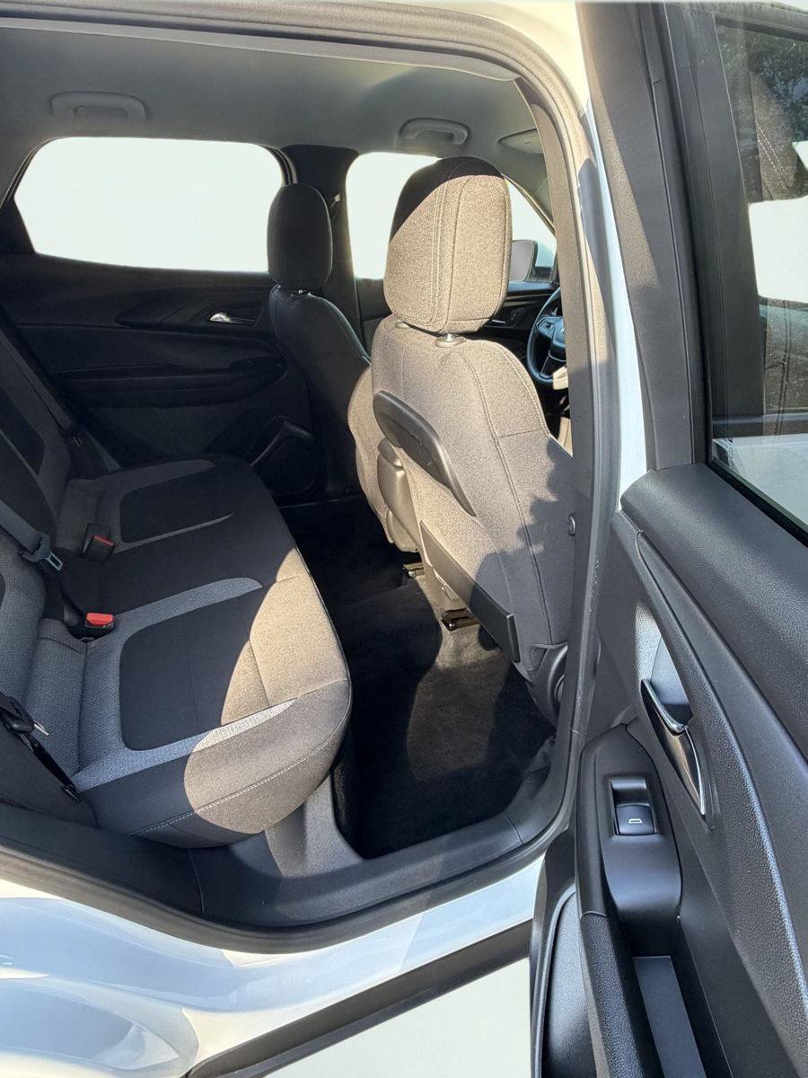 Used 2025 Chevrolet TrailBlazer LT AWD/4WD image 18