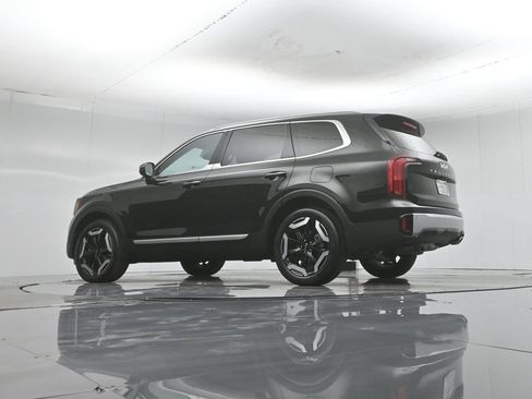 Used 2024 Kia Telluride S FWD image 56