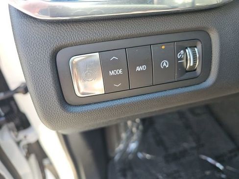 Certified 2025 GMC Acadia Elevation image 17