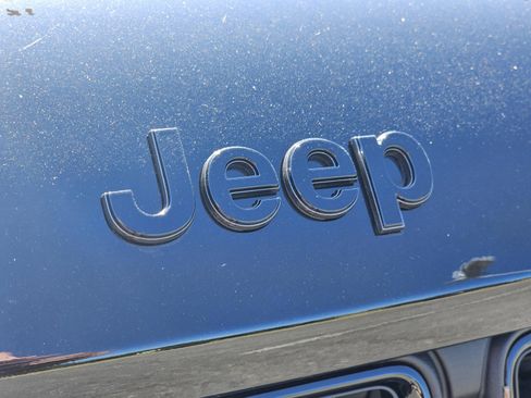 New 2025 Jeep Grand Cherokee L Altitude image 3