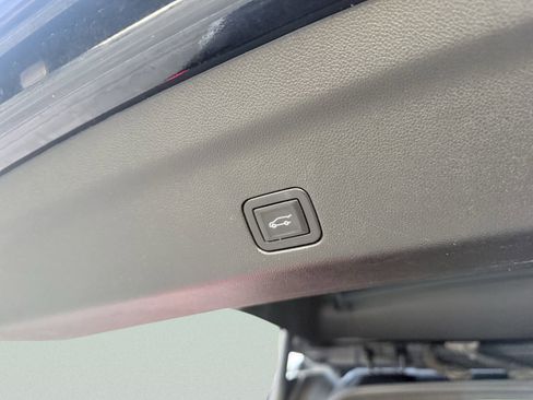 Used 2023 Chevrolet Tahoe LT image 13