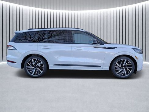 New 2026 Lincoln Aviator Black Label w/ Jet Appearance Package image 2