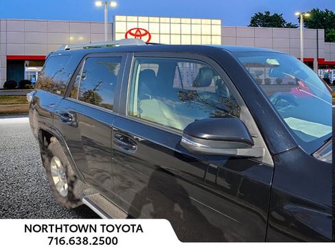 Used 2017 Toyota 4Runner SR5 Premium image 3