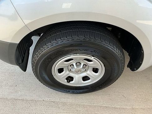 Used 2014 Nissan Frontier S w/ S Preferred Package RWD image 9