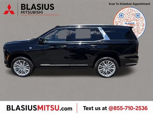 Used 2026 Cadillac Escalade Luxury AWD/4WD image 32