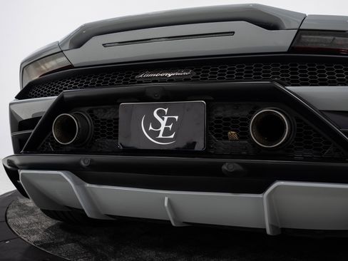 Used 2021 Lamborghini Huracan EVO RWD image 35