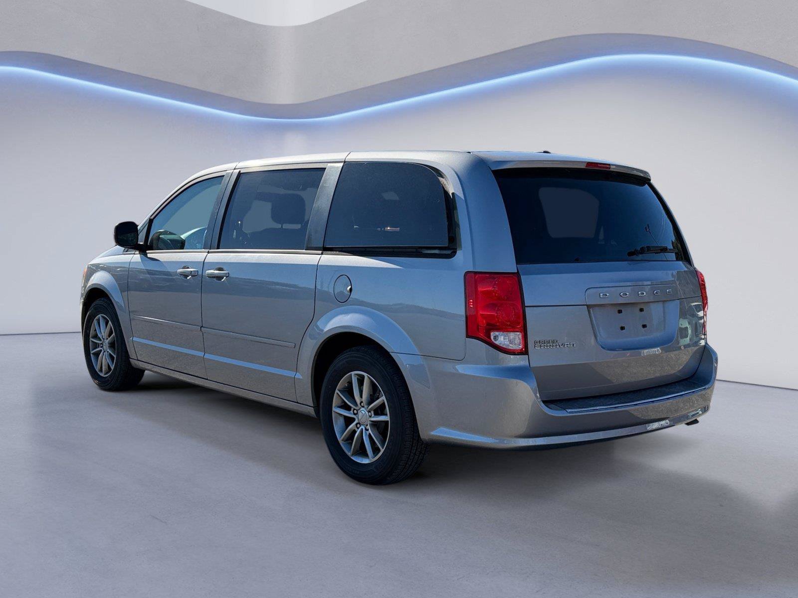 Used 2016 Dodge Grand Caravan SE FWD image 5