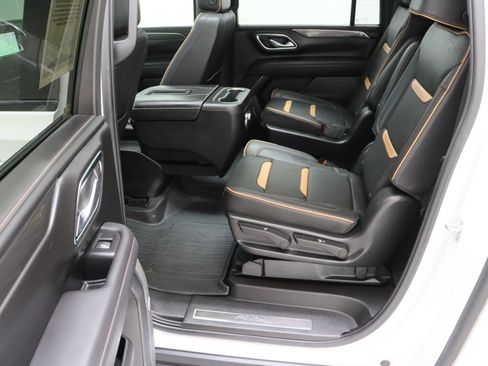 Used 2023 GMC Yukon XL AT4 w/ AT4 Premium Plus Package AWD/4WD image 33
