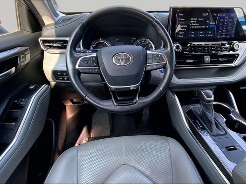 Used 2020 Toyota Highlander Platinum AWD/4WD image 14