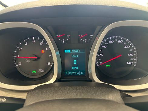 Used 2017 Chevrolet Equinox Premier w/ Enhanced Convenience Package AWD/4WD image 21