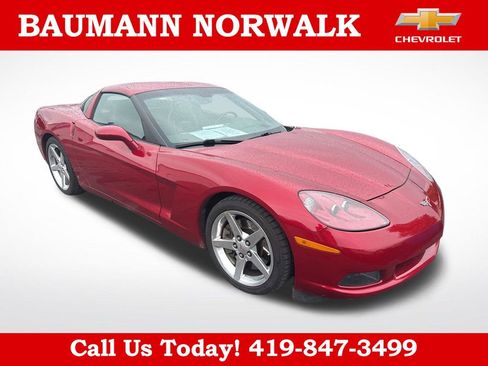 Used 2005 Chevrolet Corvette Coupe w/ Preferred Equipment Group RWD image 12
