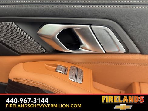Used 2024 BMW X7 xDrive40i w/ Premium Package image 41