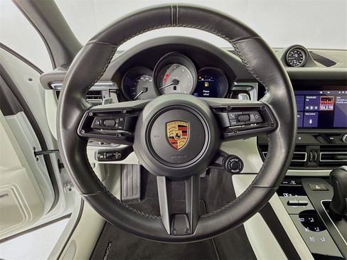 Used 2022 Porsche Macan S image 16