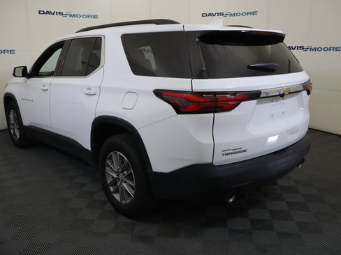 Used 2022 Chevrolet Traverse LT FWD image 10
