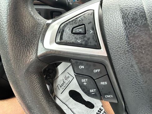 Used 2015 Ford Fusion SE FWD image 18