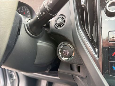 Used 2025 Subaru Forester Premium w/ Convenience Package #2 image 31