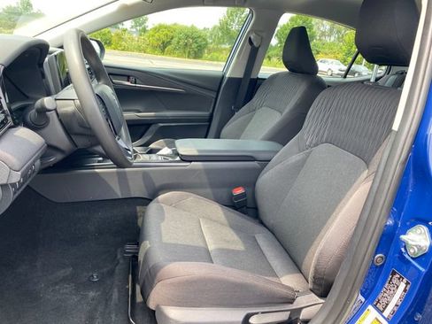 Used 2025 Toyota Camry LE FWD image 15