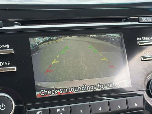 Used 2015 Nissan Altima 2.5 SV w/ Convenience Package image 17