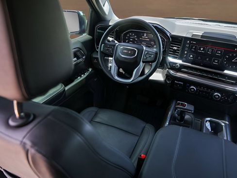 Used 2024 GMC Sierra 1500 SLT AWD/4WD image 27