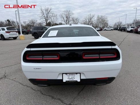 Used 2023 Dodge Challenger SXT image 5
