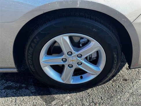 Used 2024 Chevrolet Malibu LT image 9