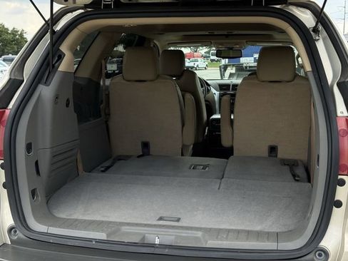 Used 2012 Chevrolet Traverse LT FWD image 32