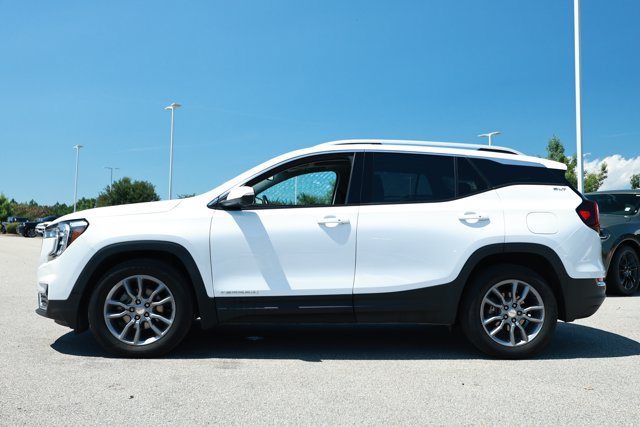 Used 2022 GMC Terrain SLT w/ Infotainment Package II FWD image 9