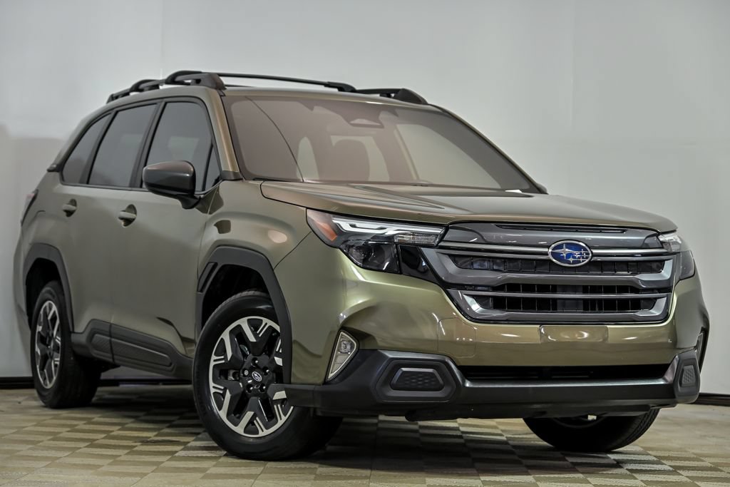Used 2025 Subaru Forester Premium AWD/4WD image 1