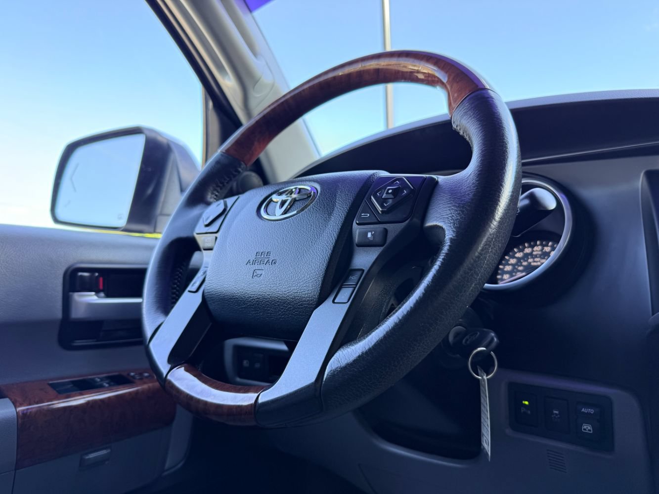 Used 2018 Toyota Sequoia Platinum w/ Carpet Mat Package AWD/4WD image 11