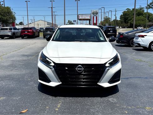 Used 2024 Nissan Altima 2.5 SV AWD/4WD image 2