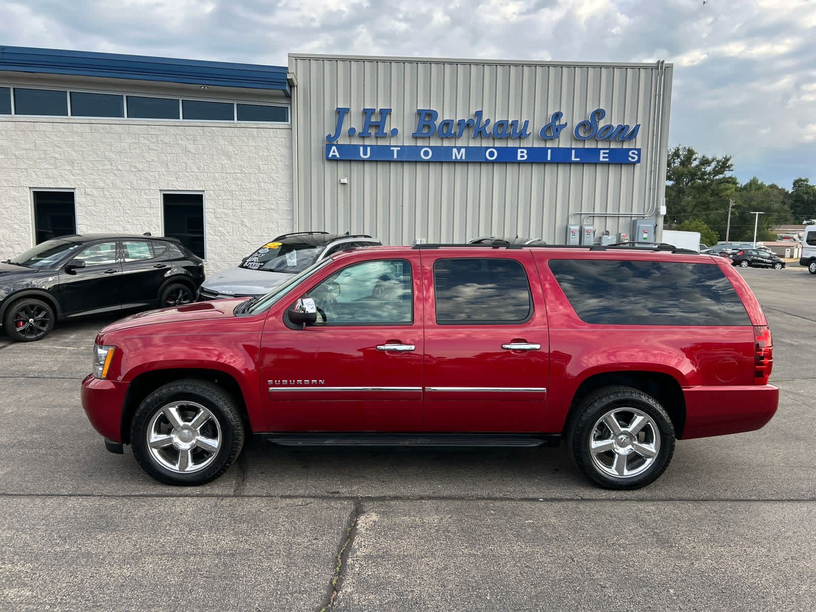 Used 2013 Chevrolet Suburban LTZ AWD/4WD image 8