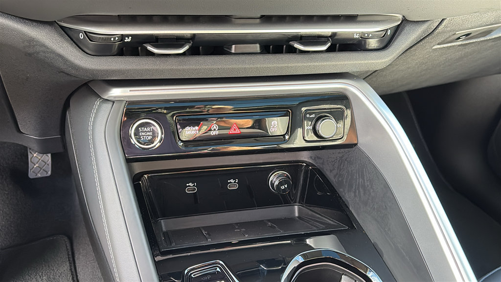Used 2025 Audi Q5 Premium Plus AWD/4WD image 21