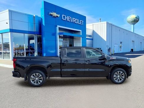 Used 2023 Chevrolet Silverado 1500 RST AWD/4WD image 2