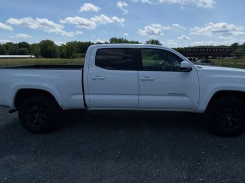 Certified 2023 Toyota Tacoma SR5 AWD/4WD image 9