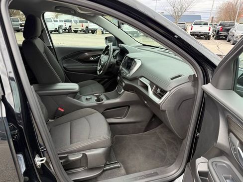 Used 2024 GMC Terrain SLE AWD/4WD image 15