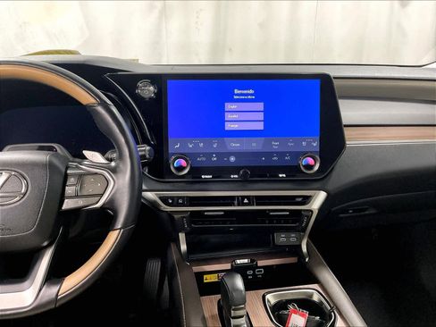 Used 2025 Lexus RX 450h Luxury w/ Convenience Package image 18