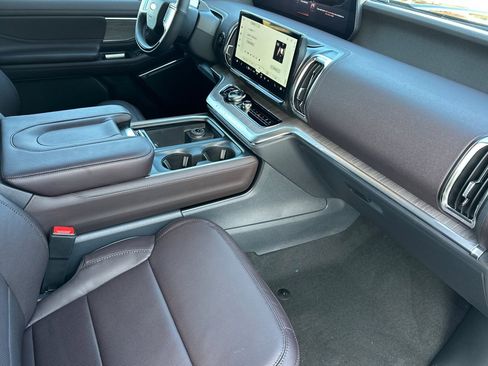 New 2025 Ford Expedition Max Platinum w/ Platinum Ultimate Package image 17