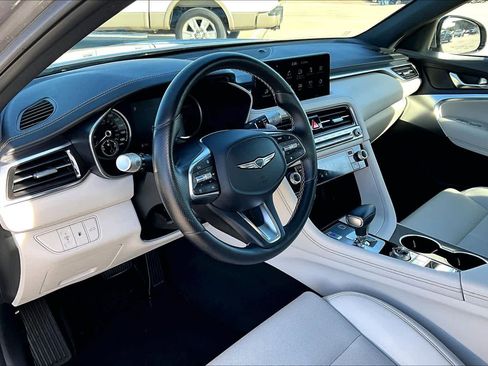Used 2025 Genesis G70 2.5T image 16